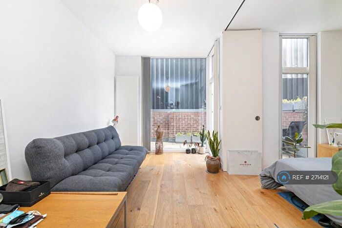 1 Bedroom Flat To Rent In Commercial St, London, E1
