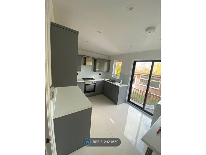 2 Bedroom End Of Terrace House To Rent In The Murrays Brae, Edinburgh, EH17