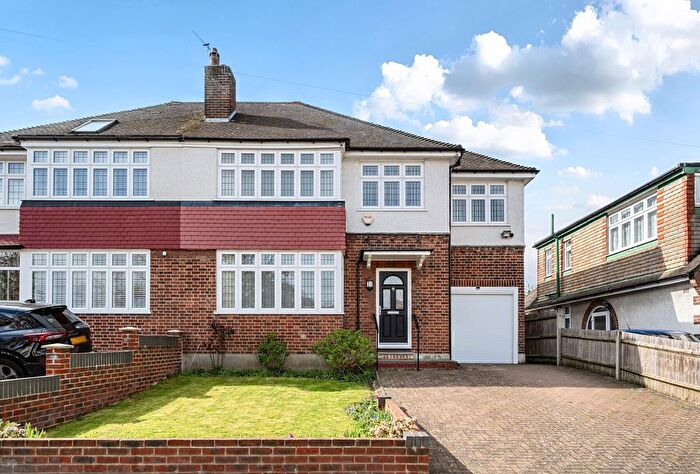 4 Bedroom Semi Detached House For Sale In Brockenhurst Avenue, Worcester Park, KT4
