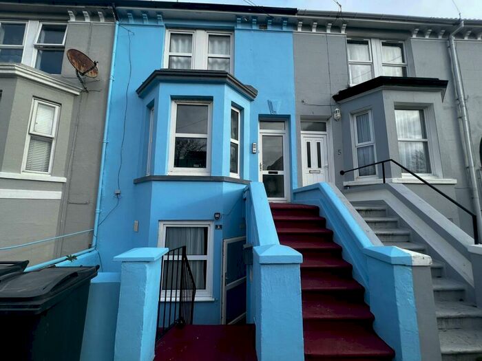 2 Bedroom Flat To Rent In Wellesley Road, Eastbourne, BN21