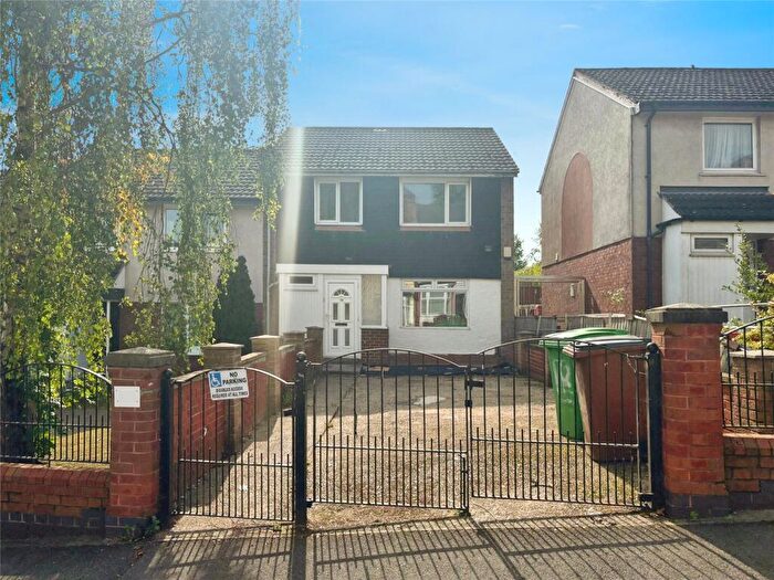 3 Bedroom End Of Terrace House For Sale In Hungerhill Road, Nottingham, Nottinghamshire, NG3