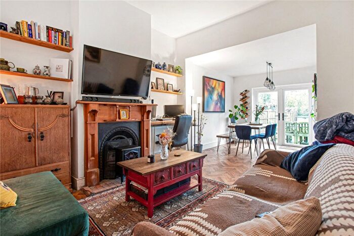 1 Bedroom Flat For Sale In Lyveden Road, London, SW17