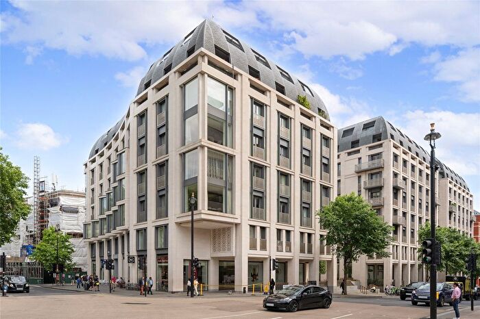 3 Bedroom Flat For Sale In Strand, Covent Garden London, WC2R - Photo 3