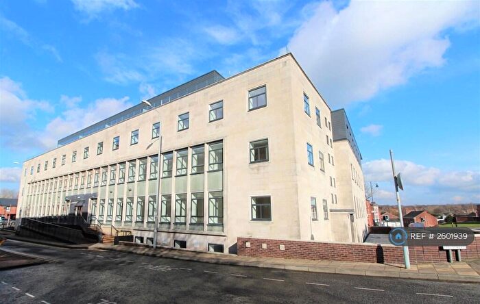 2 Bedroom Flat To Rent In Dorchester Apartments, Stockport, SK1
