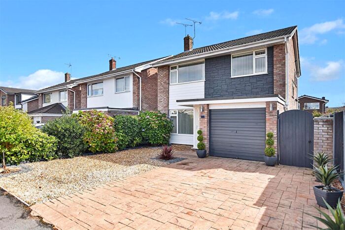 3 Bedroom Detached House For Sale In Ffordd Llywelyn, Wrexham, LL12