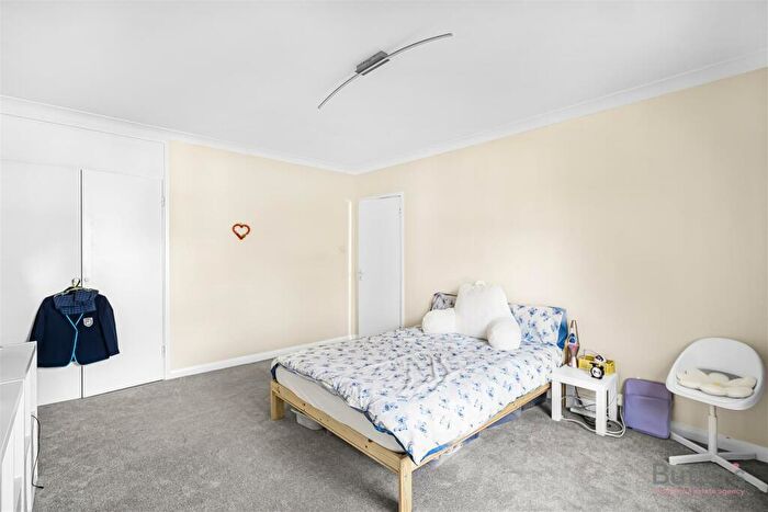 2 Bedroom Flat To Rent In Camborne Road, Sutton, SM2