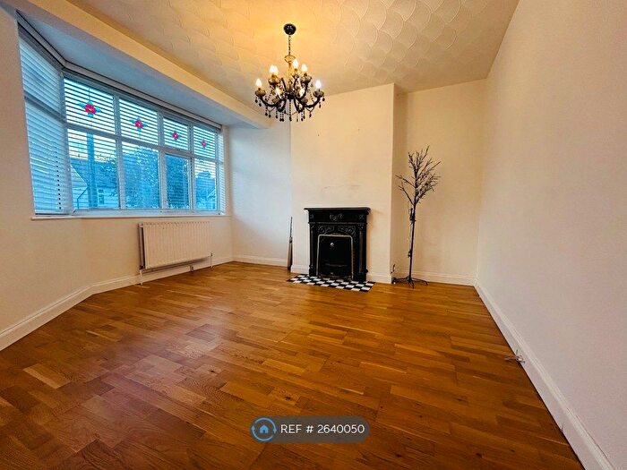 4 Bedroom Terraced House To Rent In Crownhill Road, Woodford Green, IG8