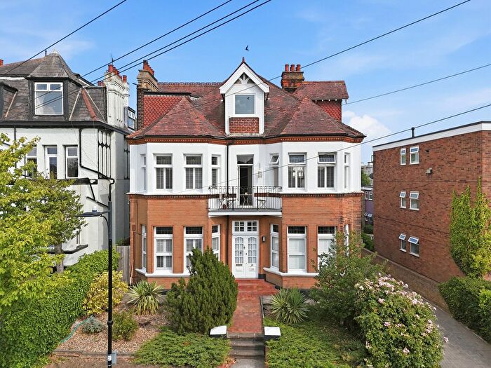 3 Bedroom Flat For Sale In Crowstone Road, Westcliff-On-Sea, SS0