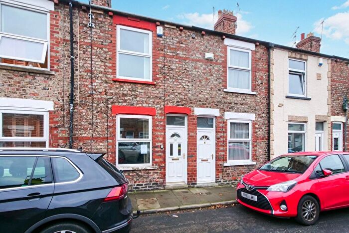 2 Bedroom Property For Sale In Kitchener Street, York, YO31