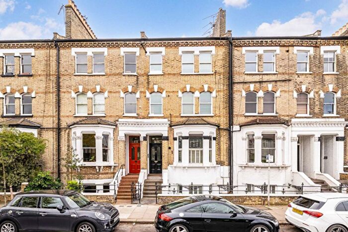 1 Bedroom Flat For Sale In St. Margarets Road, St Margarets, TW1