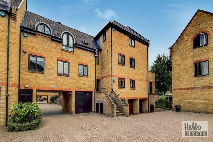 3 Bedroom Mews To Rent In Welland Mews, St Katherine Docks, London, E1W