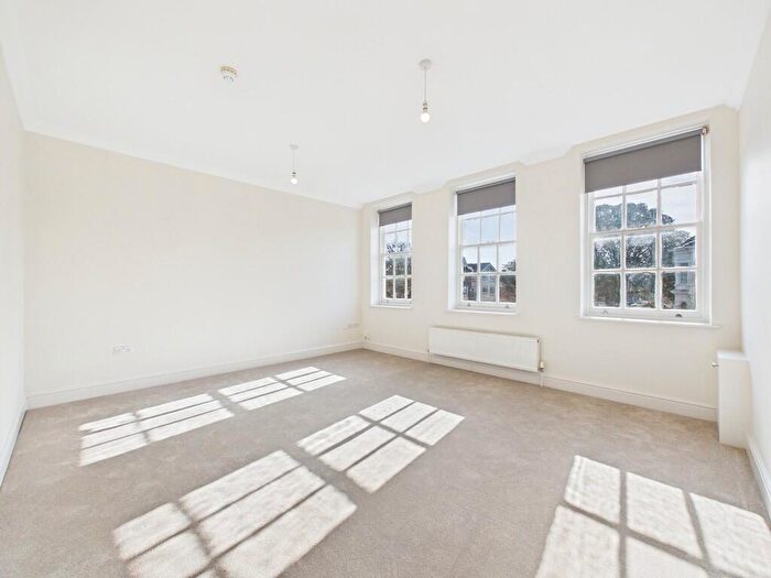 2 Bedroom Apartment To Rent In Shelley Road, Worthing, BN11