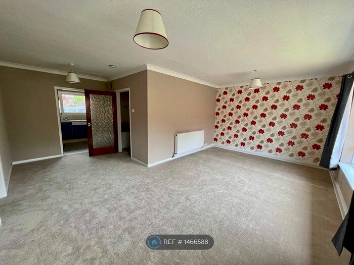 3 Bedroom Flat To Rent In Fentham Road, Hampton-In-Arden, Solihull, B92