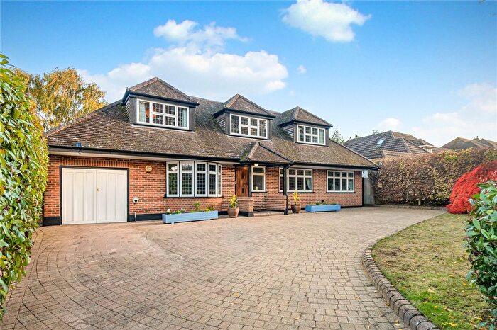 3 Bedroom Detached House For Sale In Gilhams Avenue, Banstead, SM7