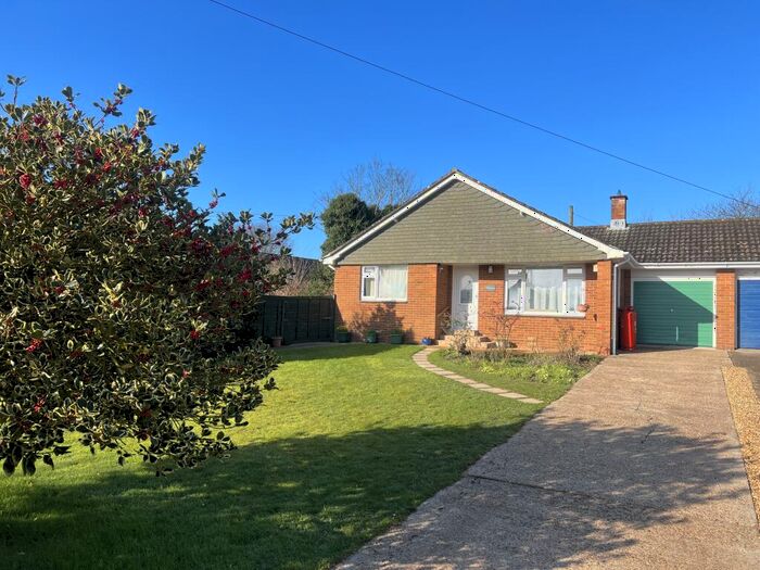 2 Bedroom Bungalow To Rent In Chale Green, Chale, PO38