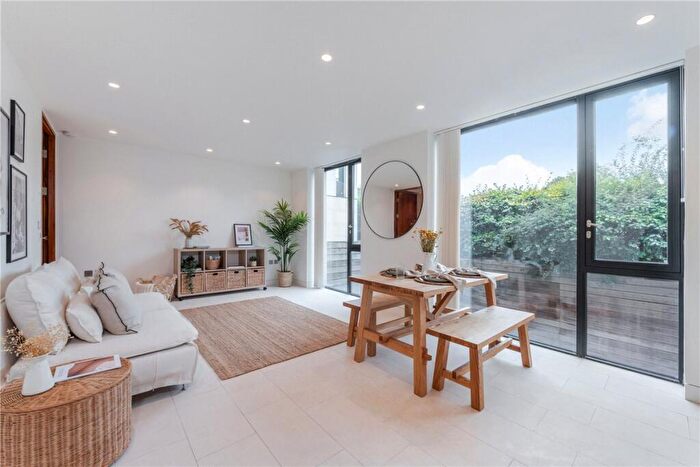 1 Bedroom Apartment To Rent In Oval Road, London, NW1