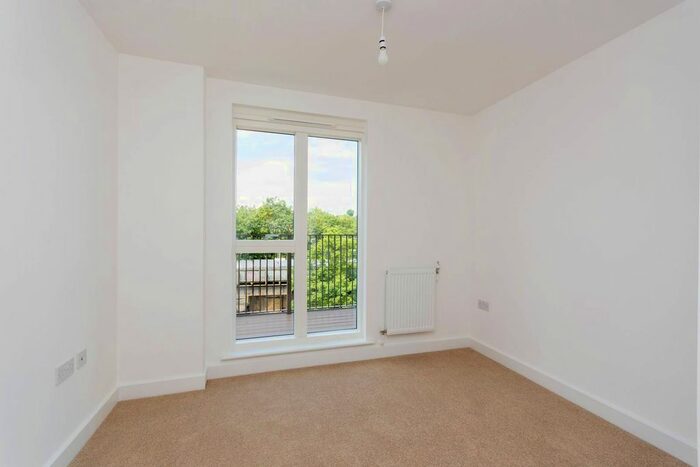 2 Bedroom Flat To Rent In Ferdinand Court, Catford, London, SE6