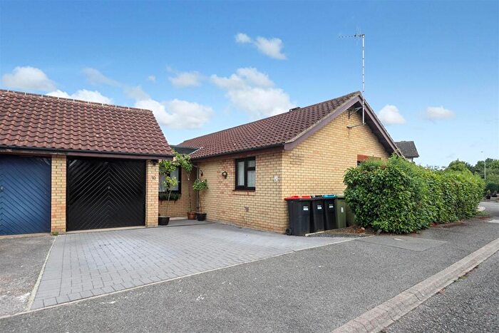 3 Bedroom Bungalow For Sale In Mortons Fork, Blue Bridge, MK13