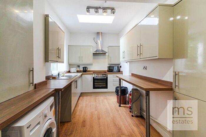 5 Bedroom Semi-Detached House To Rent In £pppw Lenton Boulevard, Lenton, Nottingham, NG7