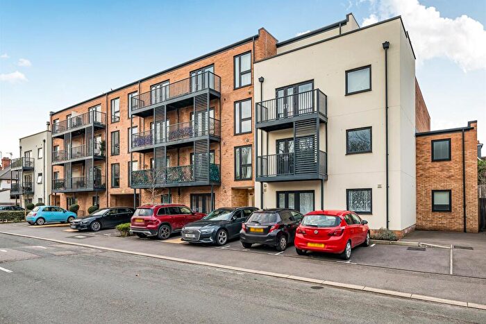2 Bedroom Apartment For Sale In Boyn Valley Road, Maidenhead, SL6