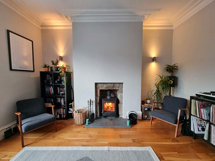 2 Bedroom Flat To Rent In Bonnymuir Place, West End, Aberdeen, AB15