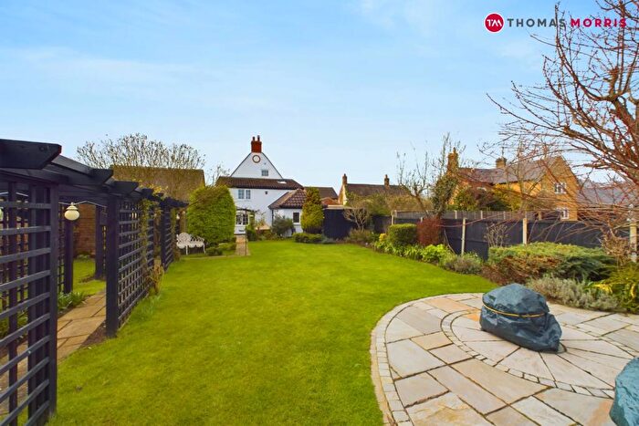 4 Bedroom Detached House For Sale In Great North Road, Wyboston, Beds, MK44