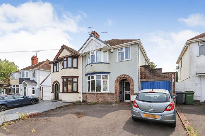 3 Bedroom Semi Detached House For Sale In Hilston Avenue, Penn, Wolverhampton, WV4