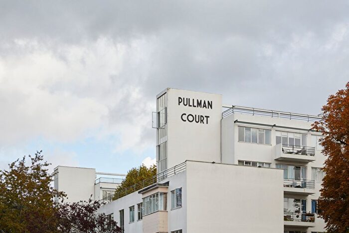 2 Bedroom Flat For Sale In Pullman Court Xvi, London, SW2