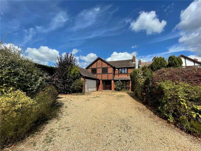 4 Bedroom Detached House To Rent In Waterside Close, Ringwood, Hampshire, BH24