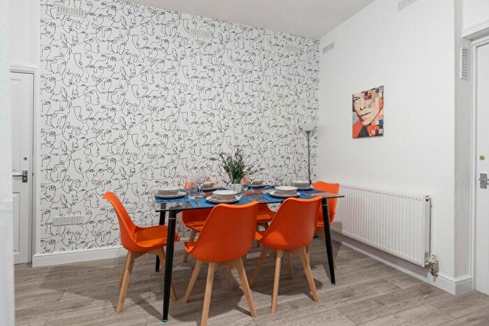 3 Bedroom Serviced Apartments To Rent In Rotherfield Street, London, N1