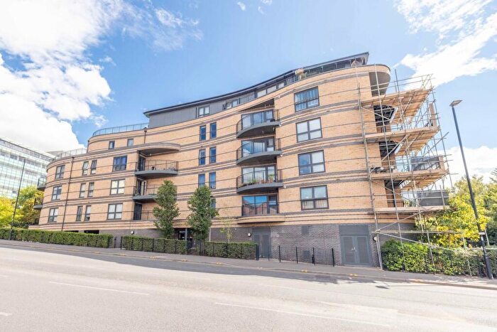 2 Bedroom Apartment For Sale In Windsor Road, Slough, SL1