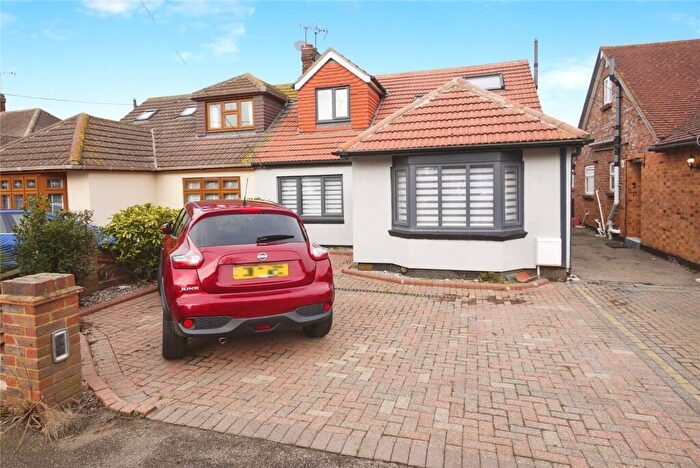 4 Bedroom Semi-Detached House For Sale In Cadogan Avenue, West Horndon, Brentwood, Essex, CM13