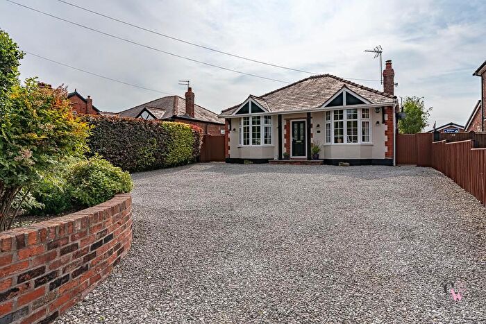 3 Bedroom Detached Bungalow For Sale In Middlewich Road, Winsford, CW7