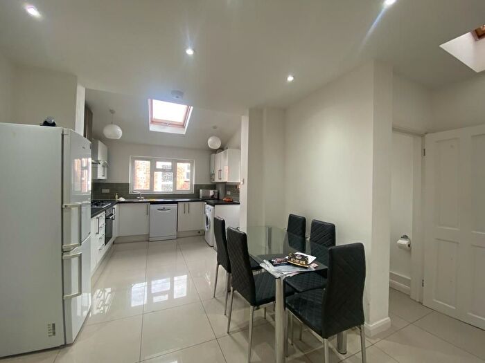 4 Bedroom Terraced House To Rent In Totterdown Street, London, SW17
