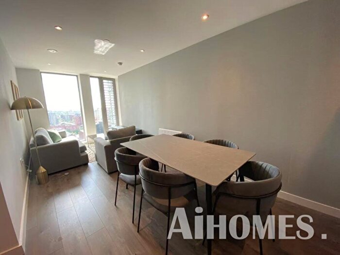 3 Bedroom Flat To Rent In Embankment Exchange, Greengate, Salford, M3