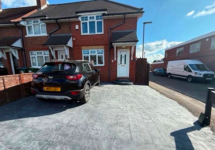 2 Bedroom End Of Terrace House For Sale In Butts Road, Southampton, SO19