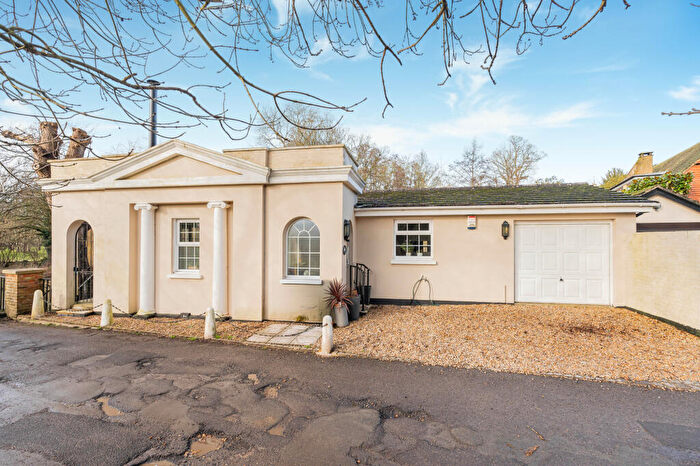 2 Bedroom Bungalow For Sale In South Leatherhead, KT22