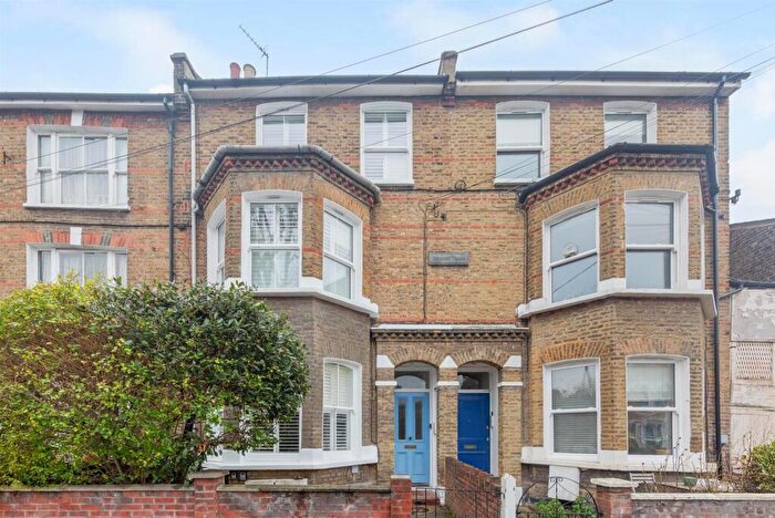 3 Bedroom Flat For Sale In Bellenden Road, London, SE15