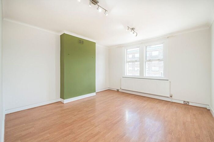 1 Bedroom Flat To Rent In Streatham High Road, Streatham, SW16