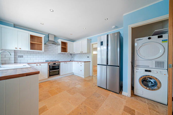3 Bedroom Terraced House For Sale In Wellsmoor Gardens, Bromley, BR1