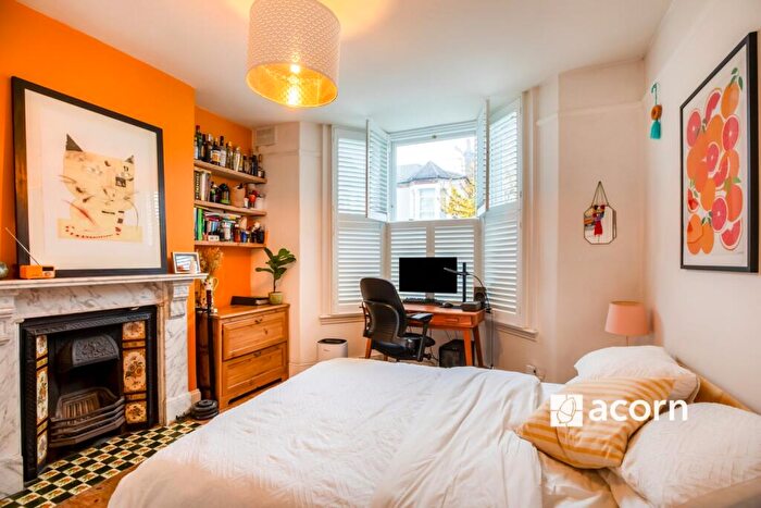 2 Bedroom Flat To Rent In Dundalk Road London, SE4