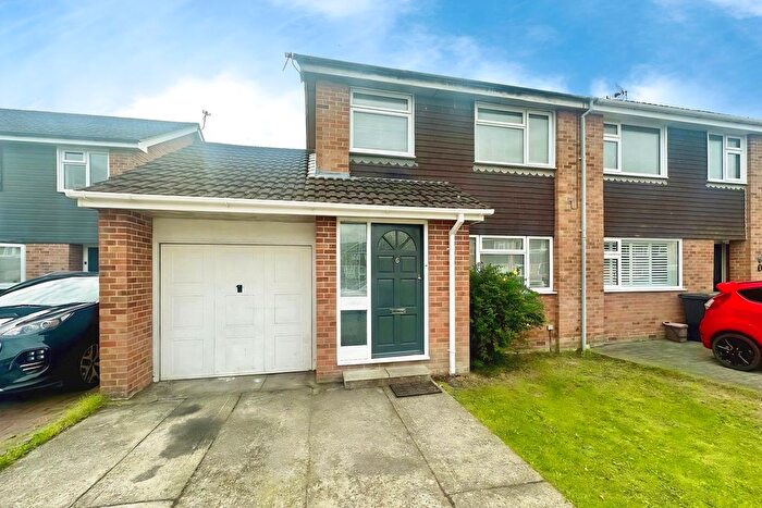 3 Bedroom Semi-detached House For Sale In Itchen Avenue, Bishopstoke, Eastleigh, SO50