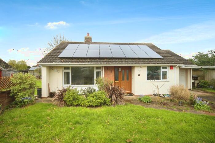 2 Bedroom Detached Bungalow For Sale In The Grove, Henlade, Taunton, TA3