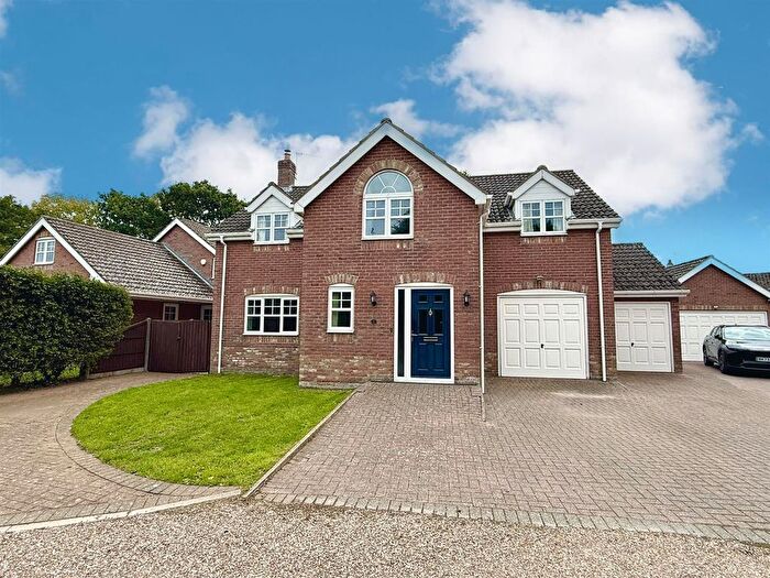 5 Bedroom Detached House For Sale In Bower Close, Potter Heigham, NR29