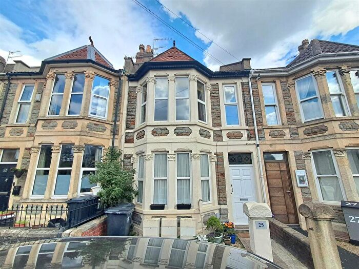 2 Bedroom Apartment To Rent In Jubilee Road, Knowle, Bristol, BS4