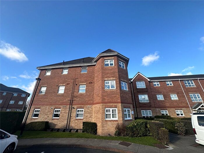 1 Bedroom Flat For Sale In Hampton Court Way, Widnes, Cheshire, WA8