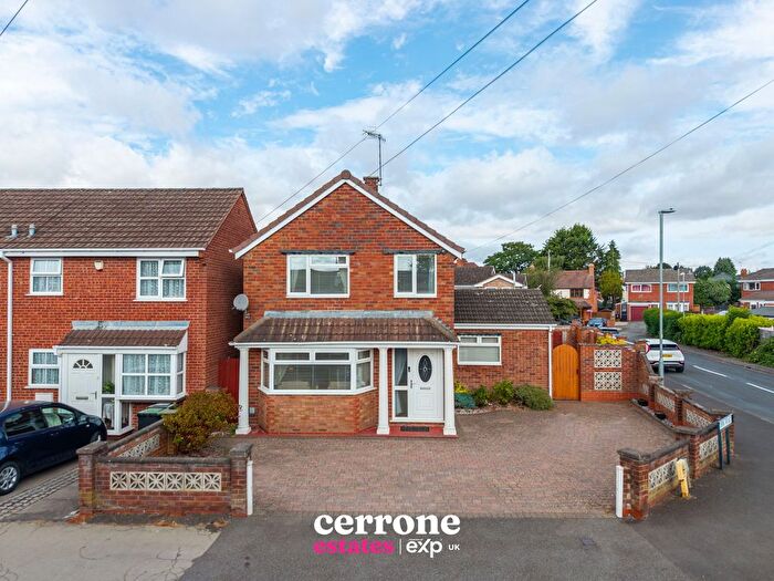 3 Bedroom Detached House For Sale In Broad Street, Bromsgrove, B61