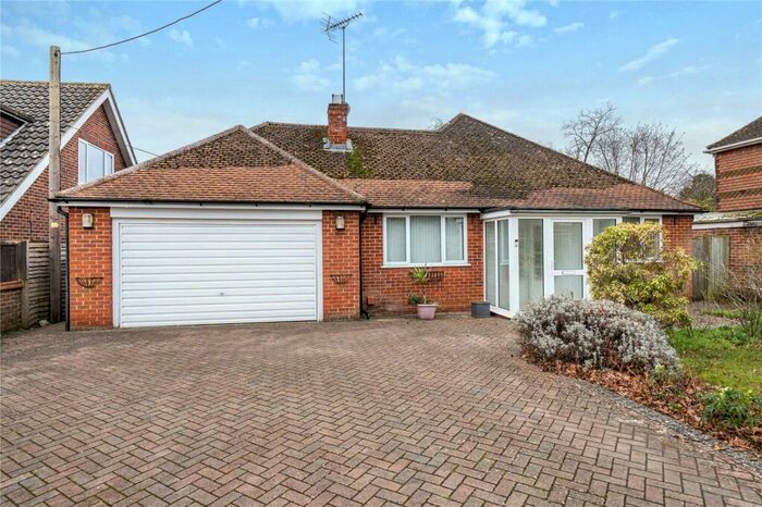 2 Bedroom Bungalow To Rent In Robin Hood Lane, Winnersh, Wokingham, Berkshire, RG41