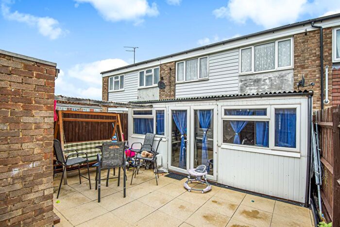 4 Bedroom Terraced House To Rent In Barnard Crescent, Aylesbury, HP21