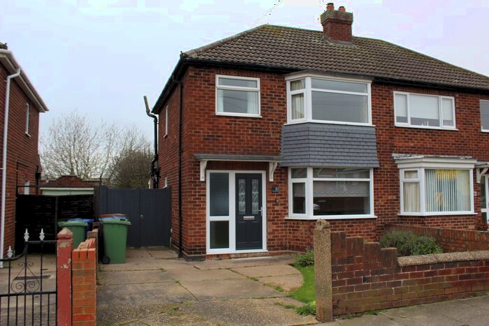 3 Bedroom Semi-Detached House To Rent In Warwick Road, Cleethorpes, DN35